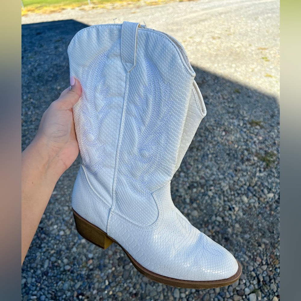 Altar’d State/Arula White Cowboy Boots Wide Width/Wide Calf